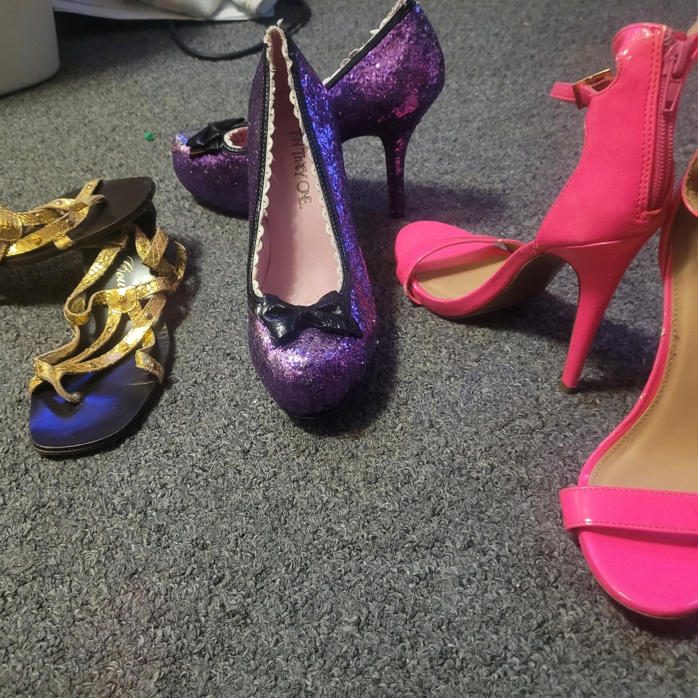Lot of 3 size 6 womans/girls shoe lot